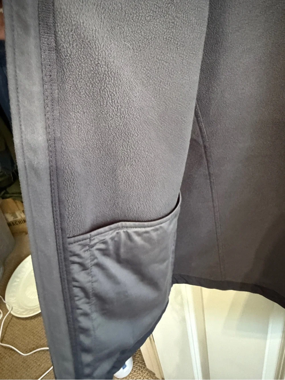 Like new size XL Bulldog vest by Port Authority. Perfect for layering. Warm.